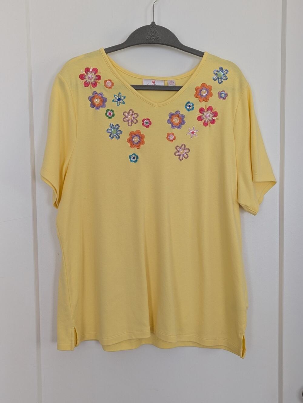 Quacker Factory Jeanne Bice Yellow Floral Embroidery Sequin Top XL Sparkle